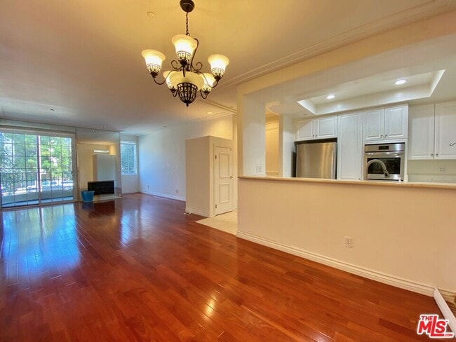 Building Photo - 2349 S Beverly Glen Blvd