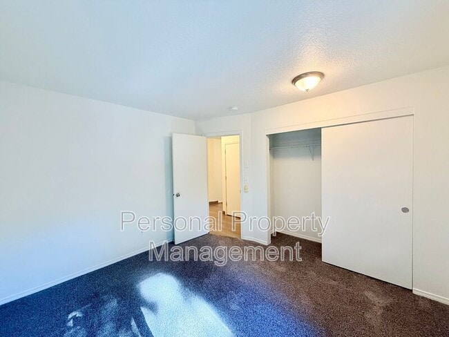 Building Photo - 3412 NE 66th Ave