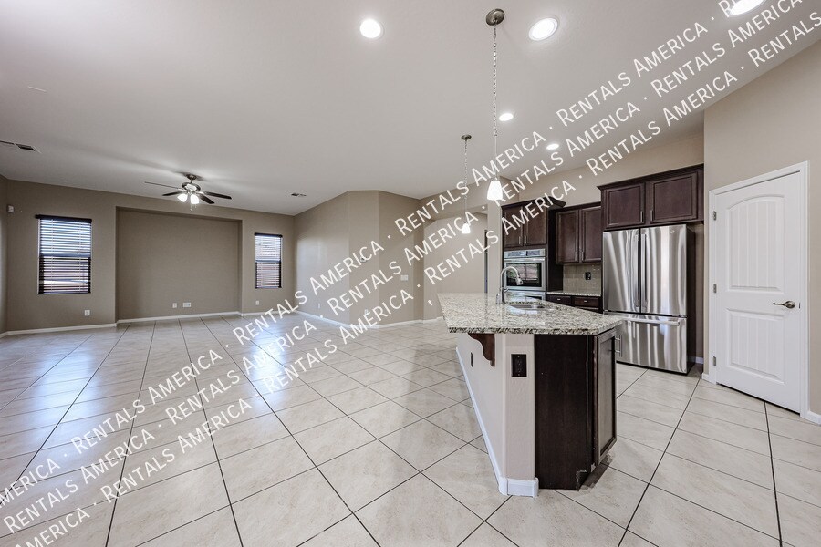 Building Photo - 20856 E Arroyo Verde Dr