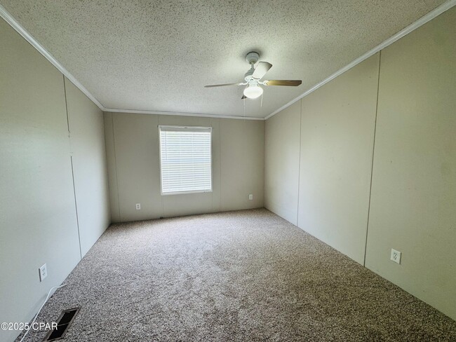 Building Photo - 1518 Nassau St
