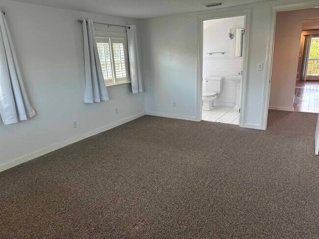 Building Photo - 6951 Middleton Ave