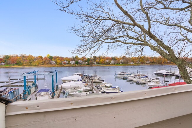 Building Photo - 7 River Rd