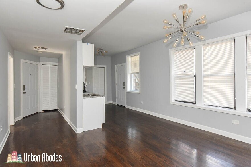 Building Photo - 3301 N Harding Ave