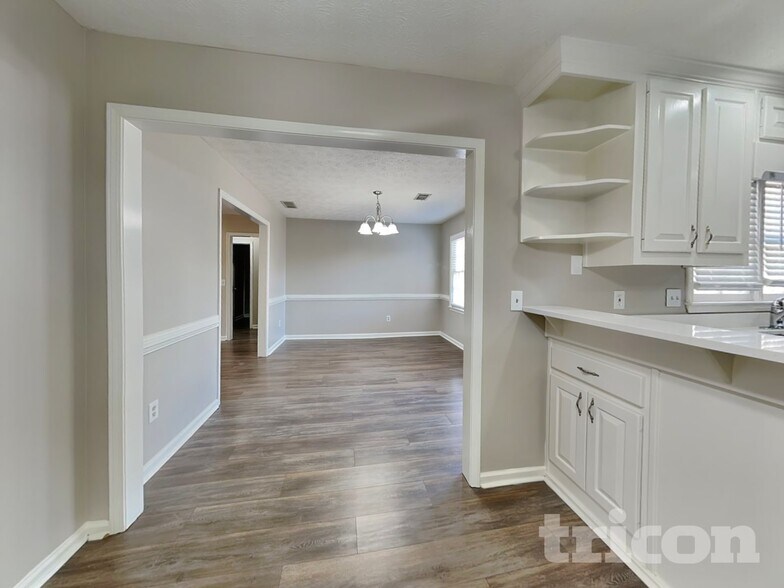 Building Photo - 1928 Walden Park Dr