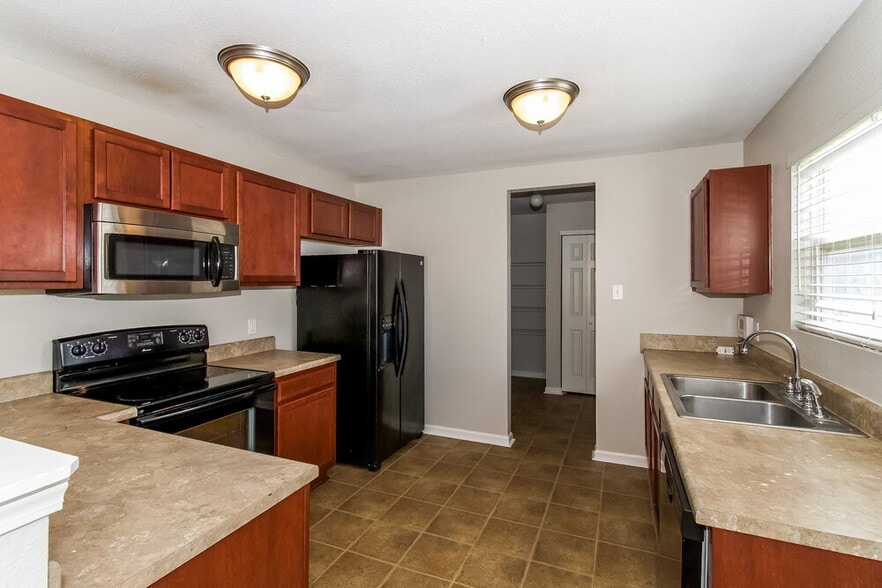 Building Photo - 8024 Gathering Ln
