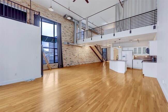 Building Photo - 411 Brazos St