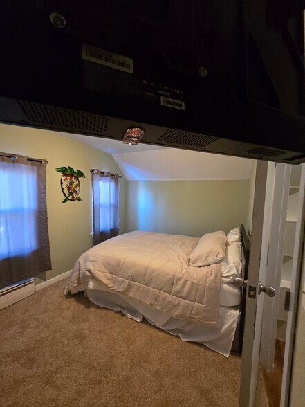 Building Photo - 335 Shakopee Ave E