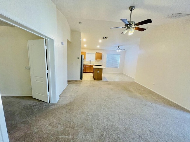 Building Photo - 39974 W Thornberry Ln