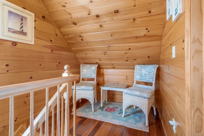 Building Photo - 2 Traynor St