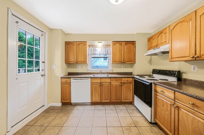 Building Photo - 483 New York Ave