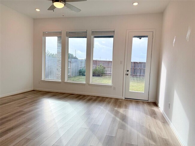 Building Photo - 9922 Sunflower Mist Ln