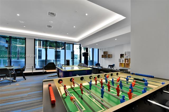Building Photo - 1010 Brickell Ave