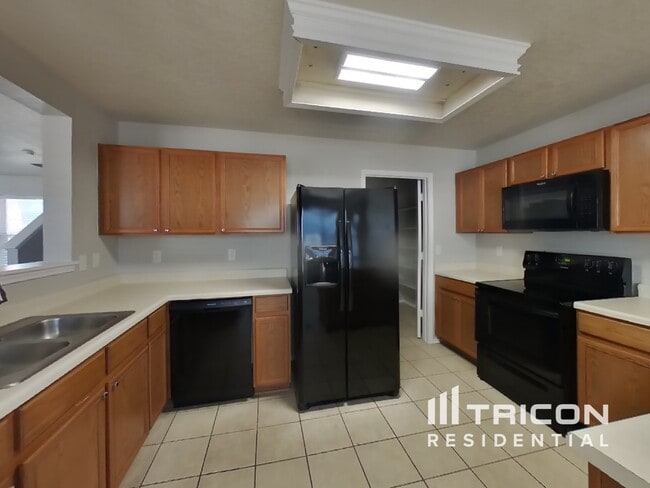 Building Photo - 8015 Palmetto Pl