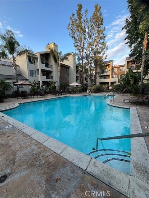 Building Photo - 21400 Burbank Blvd