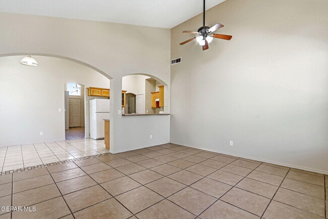 Building Photo - 1445 Paseo De Flor St