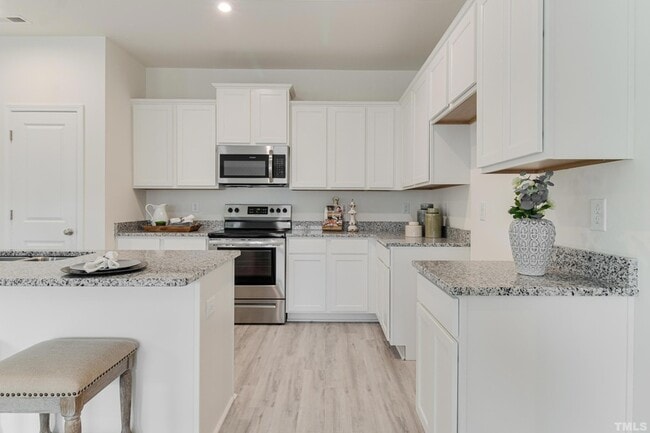 Building Photo - 95 Suhani Ln