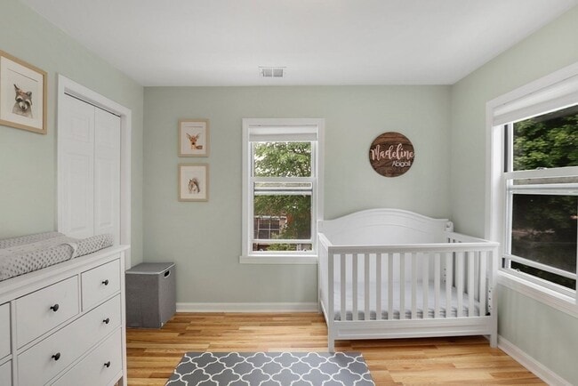 Building Photo - 37 Lindsay St