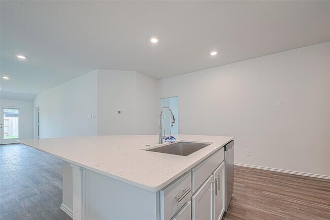 Building Photo - 27306 Sunterra Village Dr