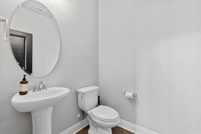 Building Photo - 1317 Highwater Dr