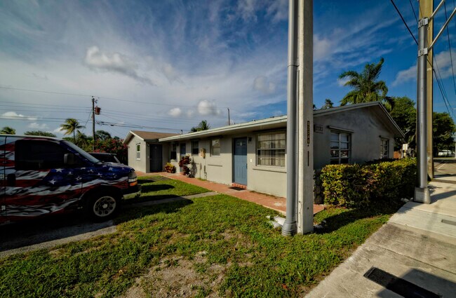 Primary Photo - 2723 Griffin Rd