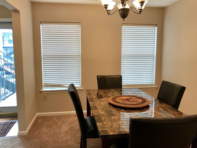 Building Photo - Ghent