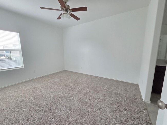 Building Photo - 1329 Weatherford Ln