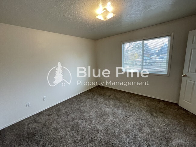 Building Photo - 345 S Byron Ave