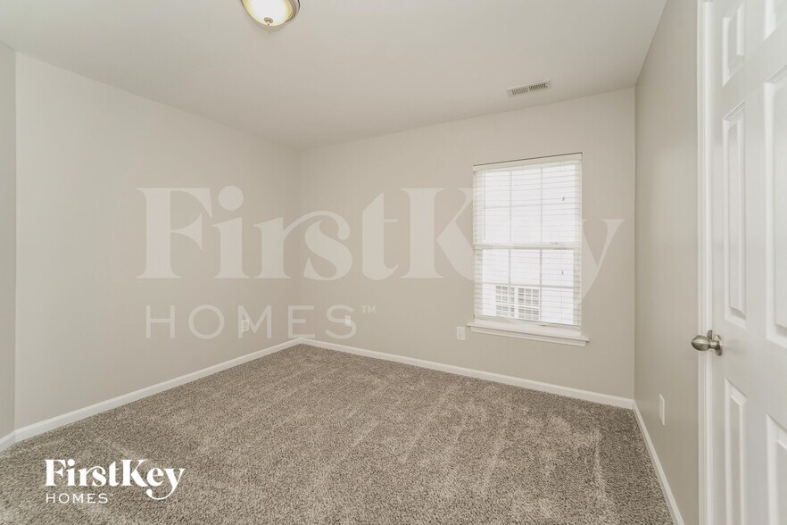 Building Photo - 12204 Palomar Dr