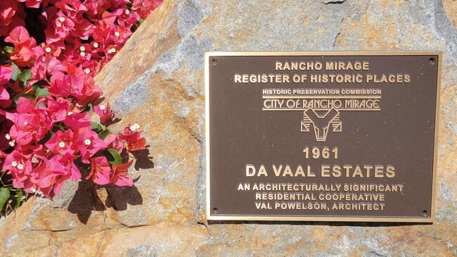 Building Photo - 37800 Da Vall Dr