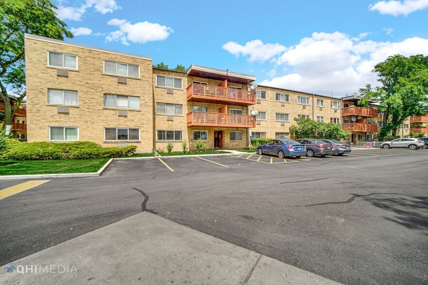 Building Photo - 726 Dempster St