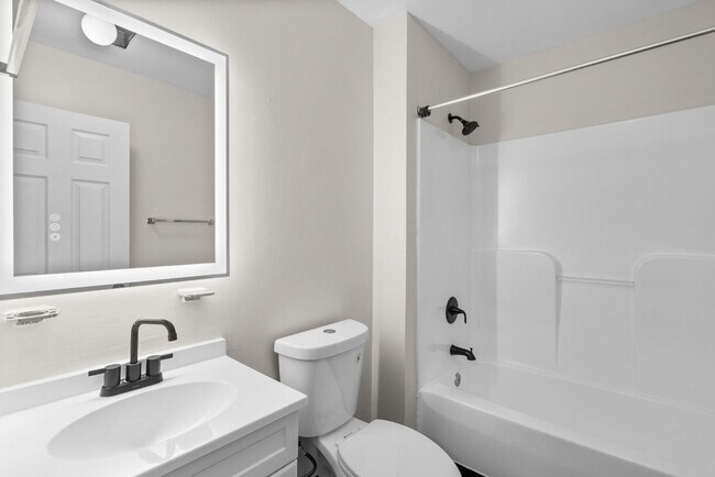 Building Photo - 2022 E Baltimore St