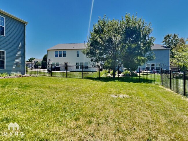 Building Photo - 8351 S Midnight Dr