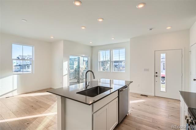 Building Photo - 1979 S Gold Bug Wy