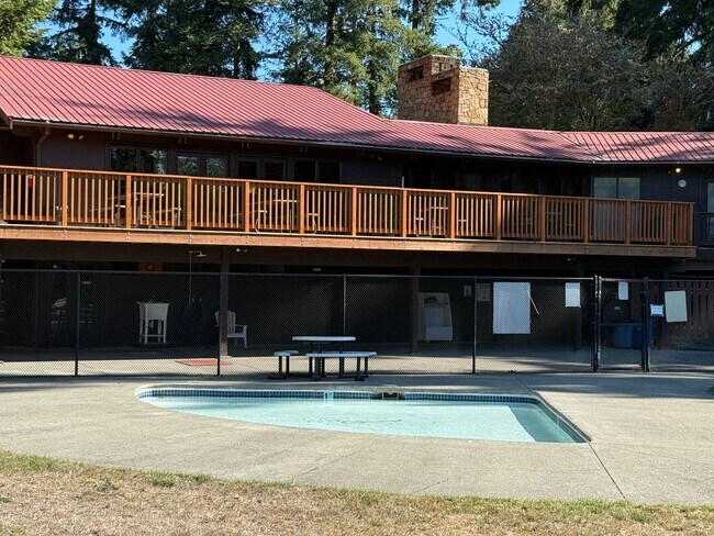 Building Photo - Cozy Huge 1 Bed with Loft and 2.5 Bath - H...