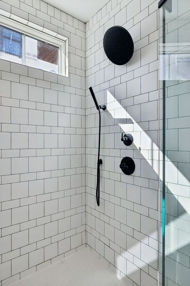 Building Photo - Experience elevated living in this beautifully crafted brick residence located in the heart of Ed...