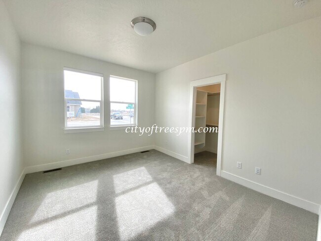 Building Photo - 3 br, 2 bath House - 8934 E Sego Lily Dr