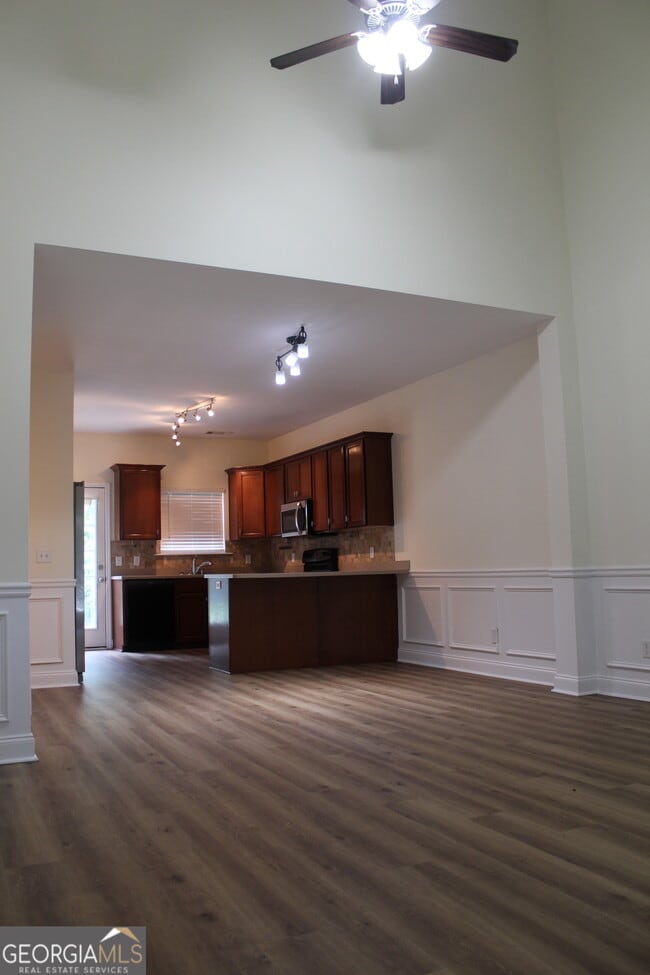 Building Photo - 8100 Burkhalter Rd