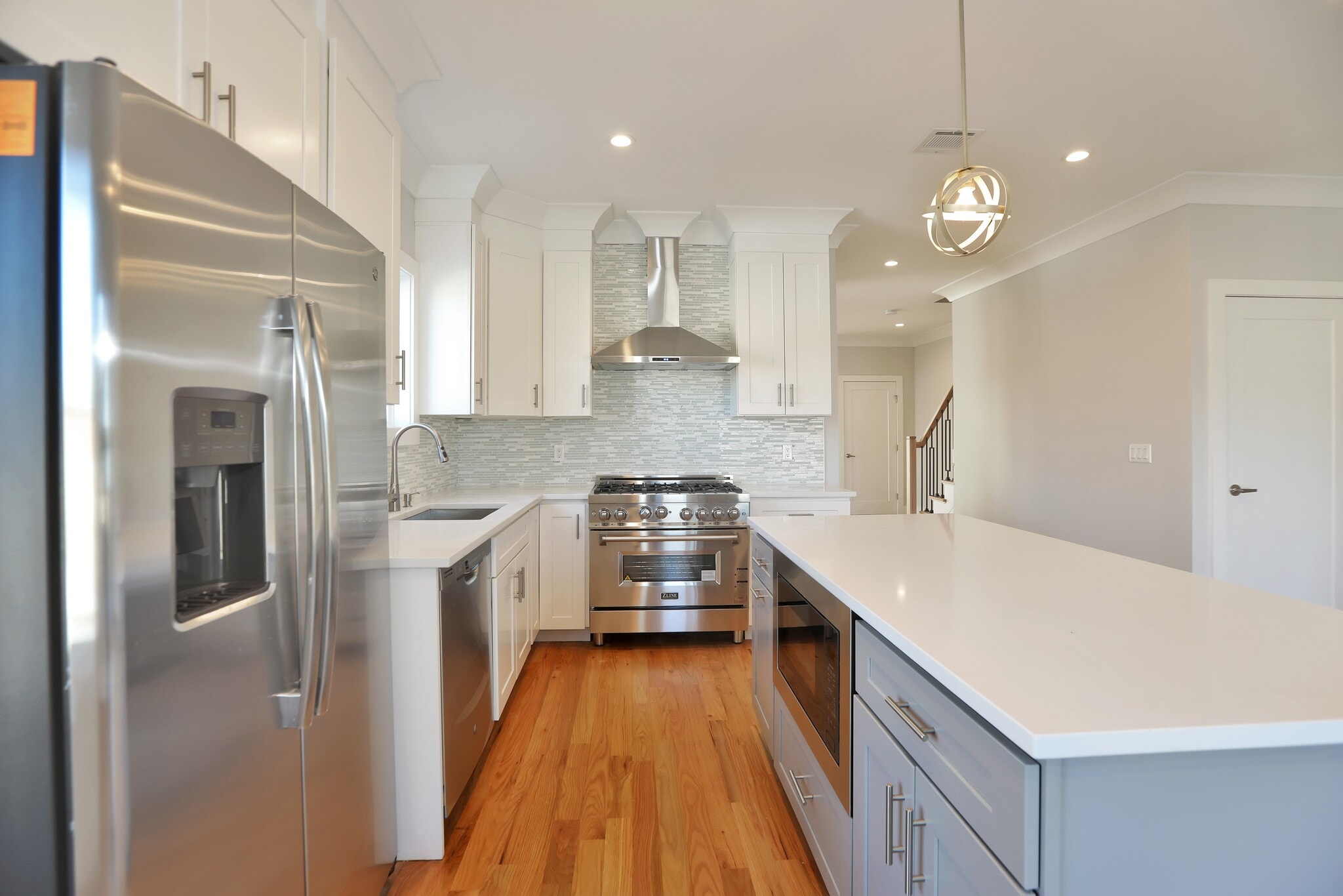 Building Photo - 463 Roff Ave