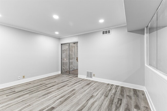 Building Photo - 2501 Marilee Ln