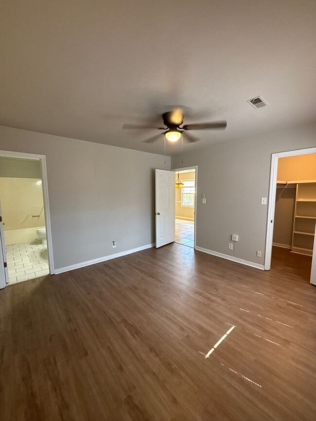 Building Photo - Townhome for Rent