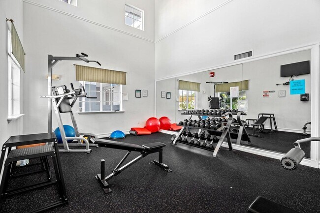 Building Photo - 250 NE 3rd Ave