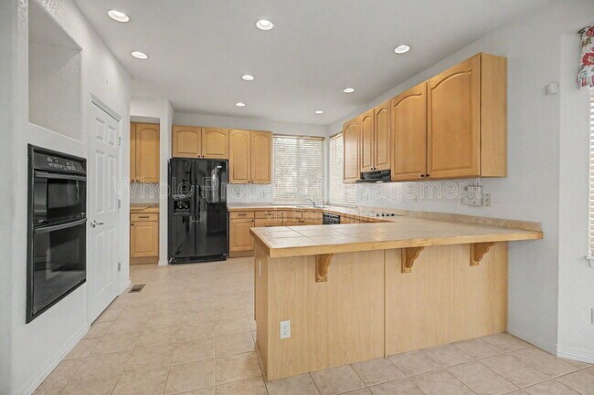Building Photo - 11081 Independence Cir W