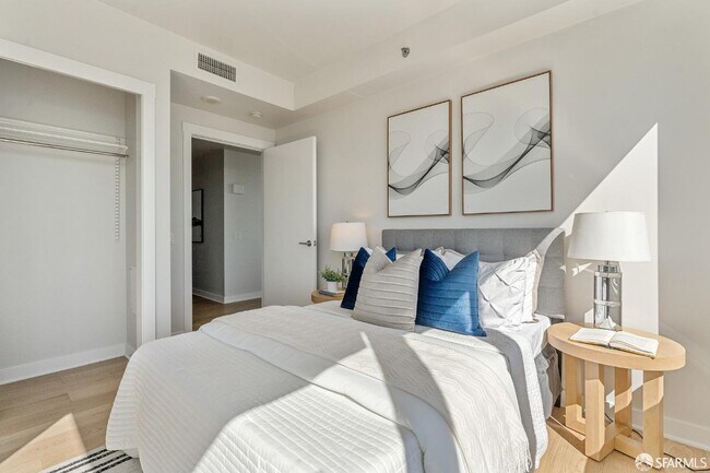 Building Photo - 501 Beale St