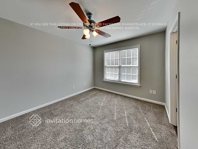 Building Photo - 121 Blackthorne Ct
