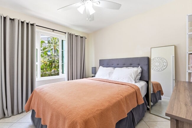 Building Photo - Fully Furnished Pet Friendly  Waikiki 1-Bedroom Condo Near Ala Moana