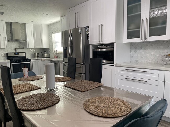 Building Photo - 14227 Sandfield Dr