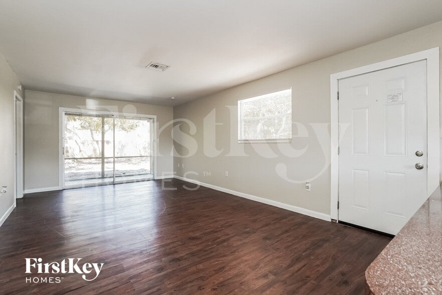 Building Photo - 3532 Brink Cir