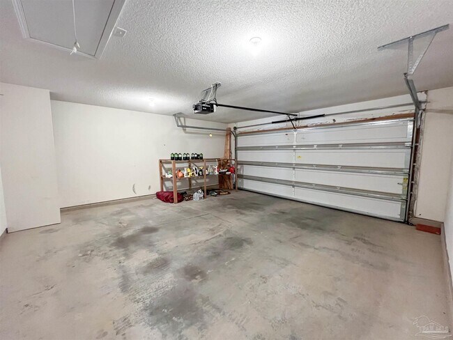 Building Photo - 702 Mozingo Ln