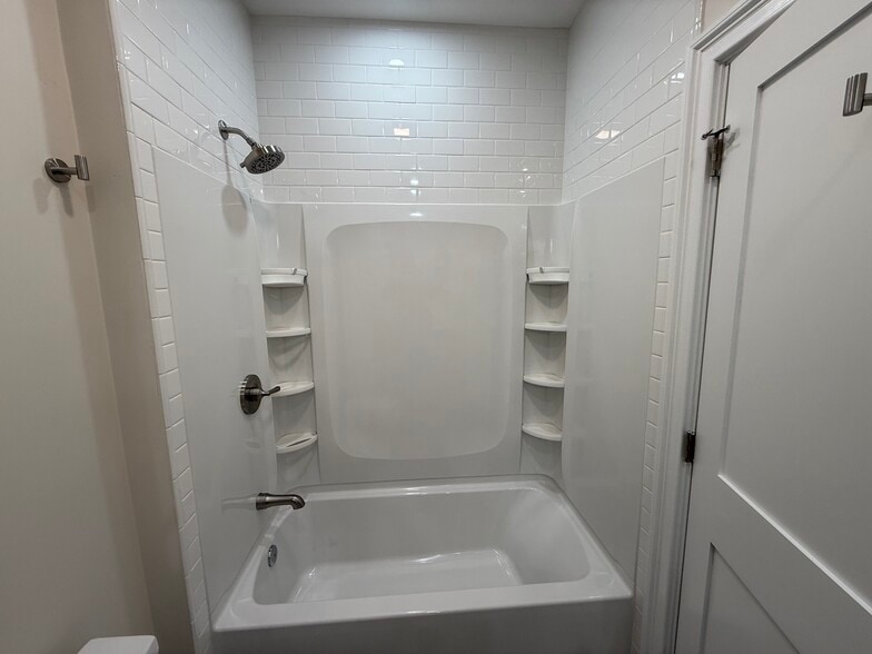 Building Photo - 37 Kirk St