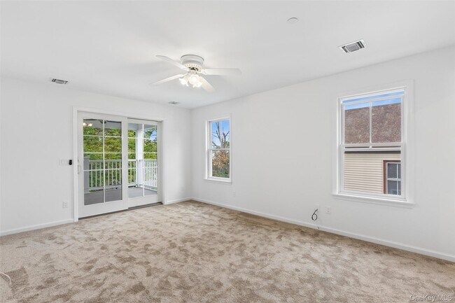 Building Photo - 413 1st St